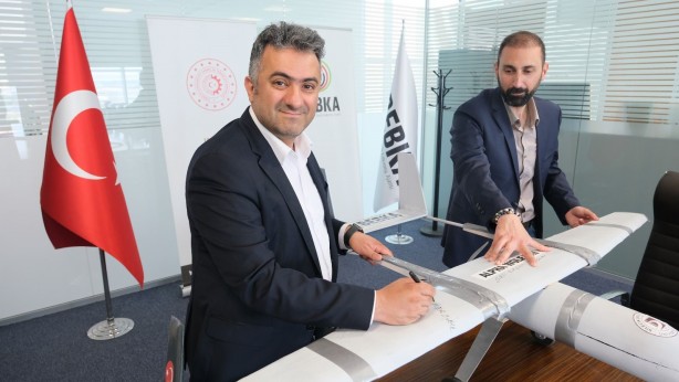 Foto - Vatandaşların beğenisine sunuluyor! Türk öğrencilerden yeni İHA