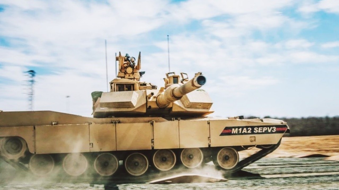 Foto - Vatandaşlık karşılığı savaş tankının gizli bilgilerini sızdıracaktı... Yok böyle skandal