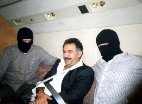 Foto - Vay be.. 4 uçakla gitmiş he?! Korumalarını da götürmüş öyle mi?!