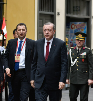 Foto - Vay be.. 4 uçakla gitmiş he?! Korumalarını da götürmüş öyle mi?!