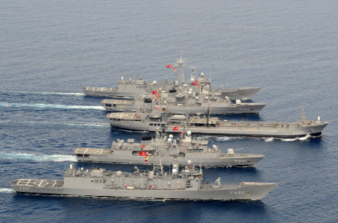 Foto - Vay be.. 4 uçakla gitmiş he?! Korumalarını da götürmüş öyle mi?!