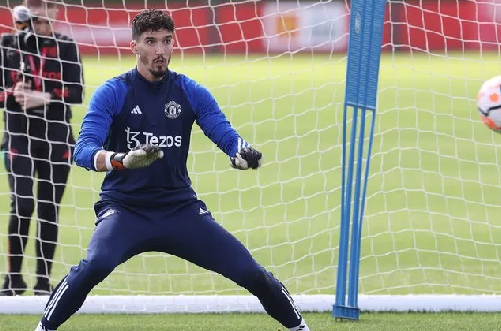 Foto - Ve 4 yıllık anlaşma! İşte Altay Bayındır’ın yeni adresi… Çalışmalarında ter döktü ve!