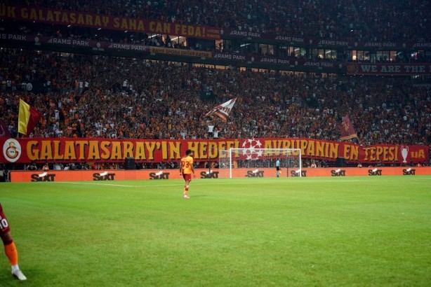 Foto - Ve dünya yıldızı ile mutlu son! Cimbom'dan dev çilek transferi...
