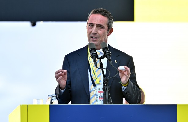 Ve Fenerbahçe, Galatasaray'ın şampiyonluğu için bunu yapacak! Ali Koç iyiden iyiye zırvaladı artık.. Bu şaka olsa gerek…