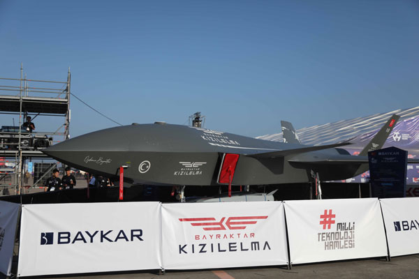 Foto - Ve yerli insansız savaş uçağı Kızılelma görücüye çıktı!