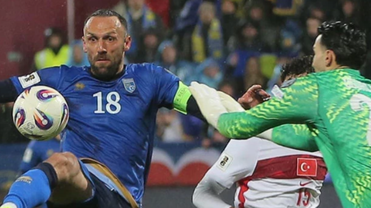 Vedat Muriqi çileden çıktı! ‘Senden daha vatanseverim'