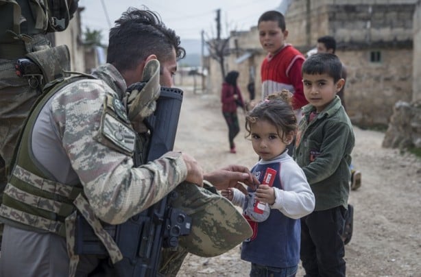 Foto - Vefalı Türk yine geldi: Afrin'e yardım eli