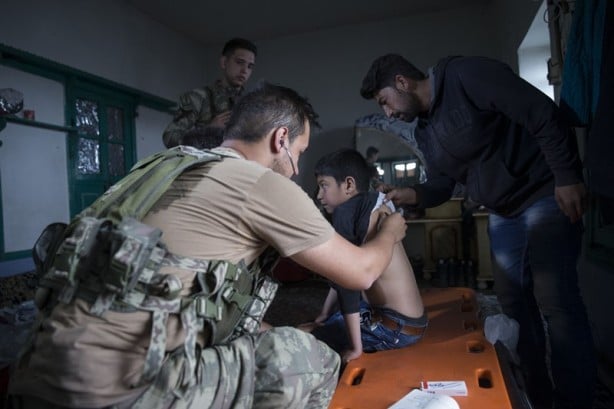 Foto - Vefalı Türk yine geldi: Afrin'e yardım eli