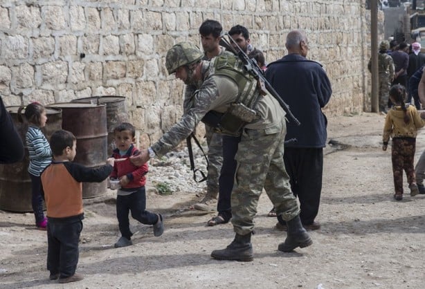 Foto - Vefalı Türk yine geldi: Afrin'e yardım eli