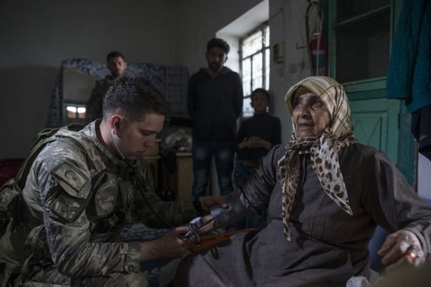 Foto - Vefalı Türk yine geldi: Afrin'e yardım eli