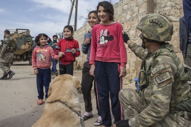 Foto - Vefalı Türk yine geldi: Afrin'e yardım eli