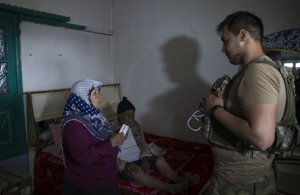 Foto - Vefalı Türk yine geldi: Afrin'e yardım eli