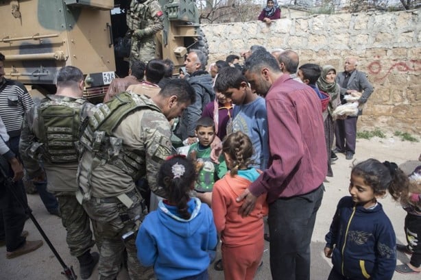 Foto - Vefalı Türk yine geldi: Afrin'e yardım eli