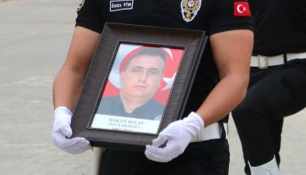 Foto - Vefat eden polis memuruna son görev