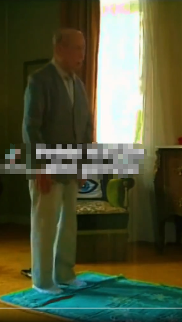 Foto - Vehbi Koç’un kıldığı namaza değil, Horos’un gözüne dikkat! 