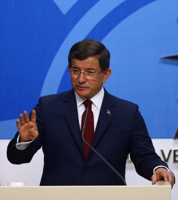 Foto - Vekiller Davutoğlu'nu böyle izledi 
