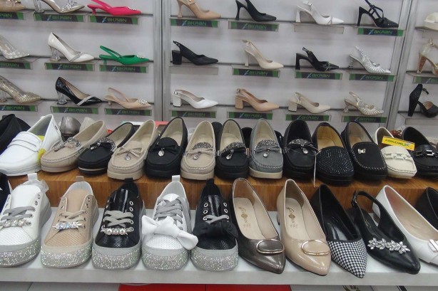 Foto - Veliler dikkat: Ortopedik ve deri ayakkabı tercih edin