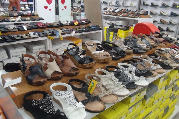 Foto - Veliler dikkat: Ortopedik ve deri ayakkabı tercih edin