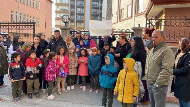 Foto - Veliler öğretmen için eylem yaptı