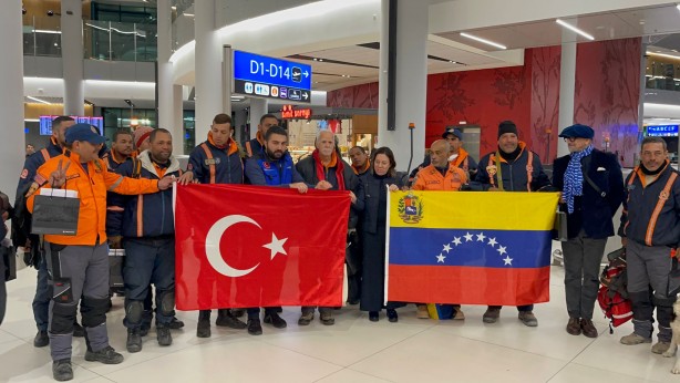 Venezuela arama kurtarma ekibi İstanbul Havalimanı'ndan ülkelerine uğurlandı
