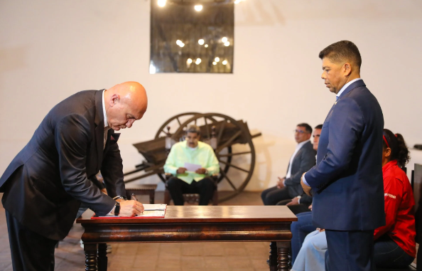 Venezuela'nın altınlarını o Türk holding çıkaracak! Herkes şaşırdı... Fenerbahçe, Galatasaray ve Beşiktaş seneye yandı