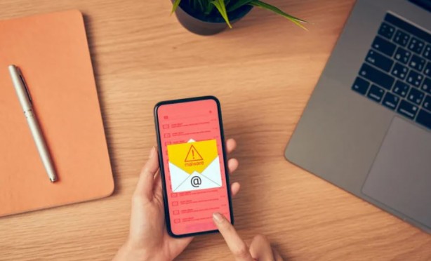 Foto - Veri hırsızları durduralamıyor! 10 milyon telefonda virüs bulundu