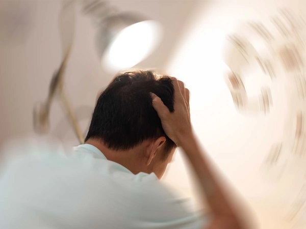 Foto - Vertigonun sebebi nedir? Kimlerde görülür? 