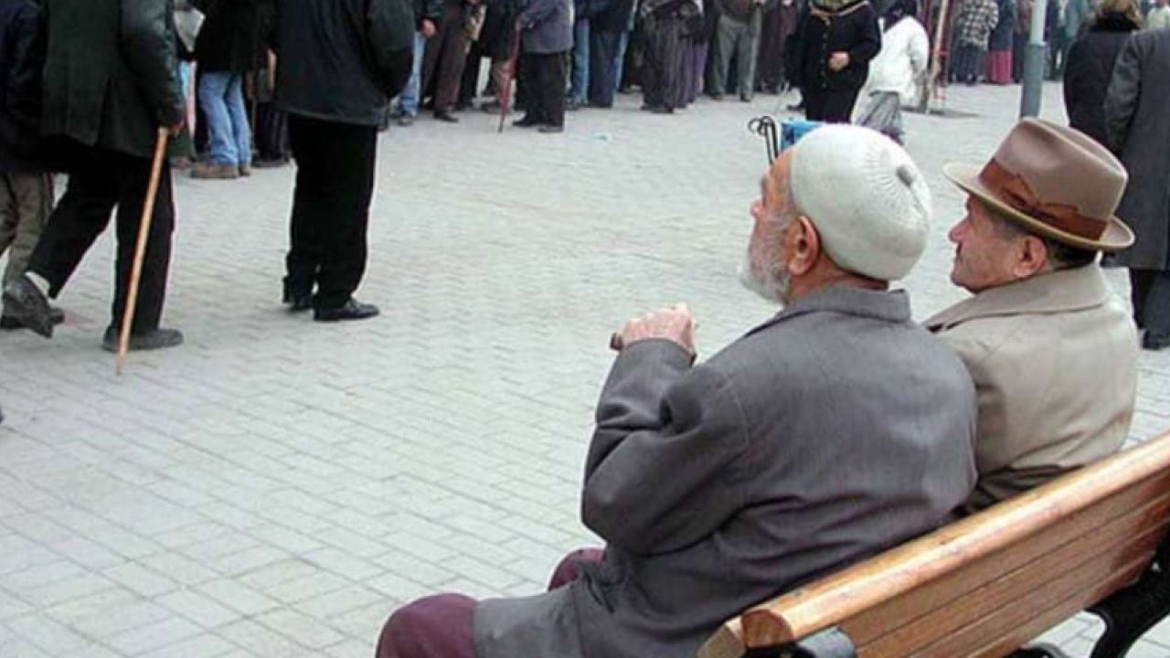Foto - Vicdanlar sızladı! Emeklilere büyük ayıp