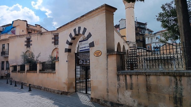 Foto - Vicdansızlar! Depremde hasar gören camiden hırsızlık yaptılar