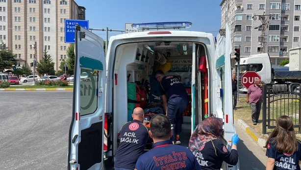 Foto - Vidanjörle kamyonet çarpıştı: Yaralılar var