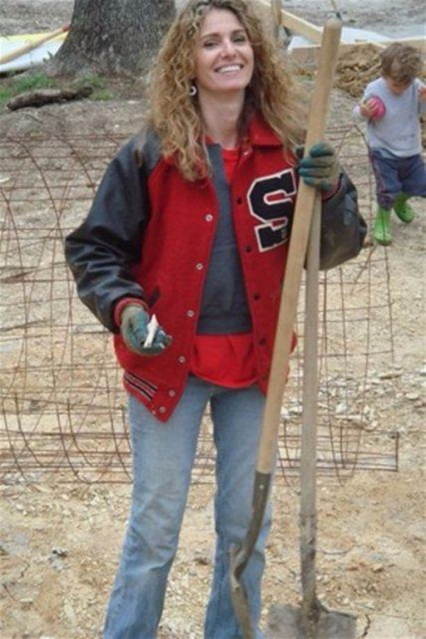 Foto - Videolardan öğrenerek ev inşa ettiler!