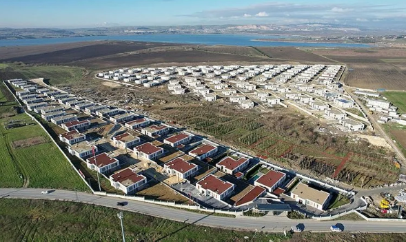 Foto - Villaları şehit mezarlarının üstüne dikti! CHP’li belediye bunu da yaptı