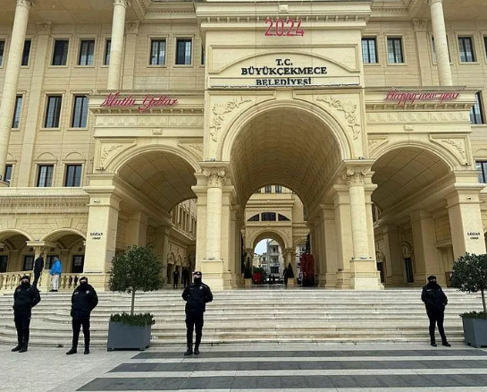 Foto - Villaları şehit mezarlarının üstüne dikti! CHP’li belediye bunu da yaptı