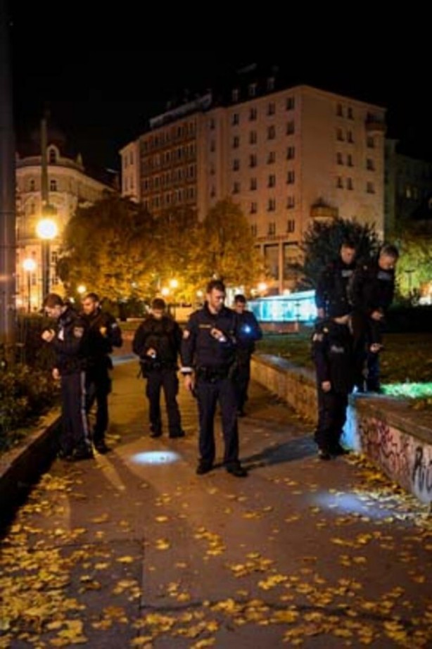 Foto - Viyana kan gölüne döndü! Şoke eden görüntüler