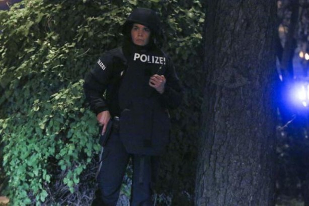 Foto - Viyana kan gölüne döndü! Şoke eden görüntüler