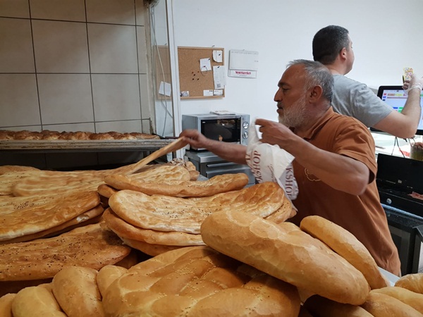 Foto - Viyana'daki gurbetçi Türklerin sıcak pide kuyruğu