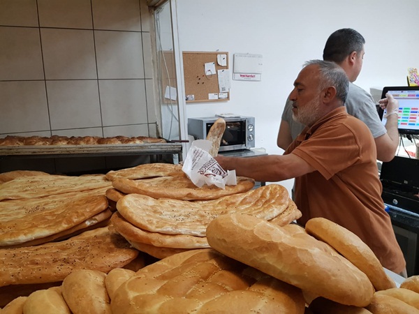 Foto - Viyana'daki gurbetçi Türklerin sıcak pide kuyruğu