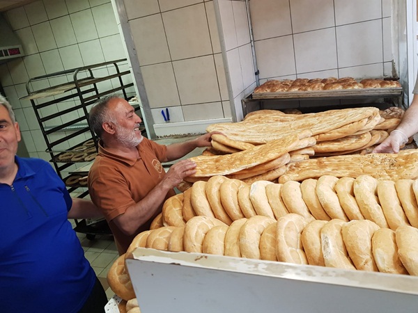 Foto - Viyana'daki gurbetçi Türklerin sıcak pide kuyruğu