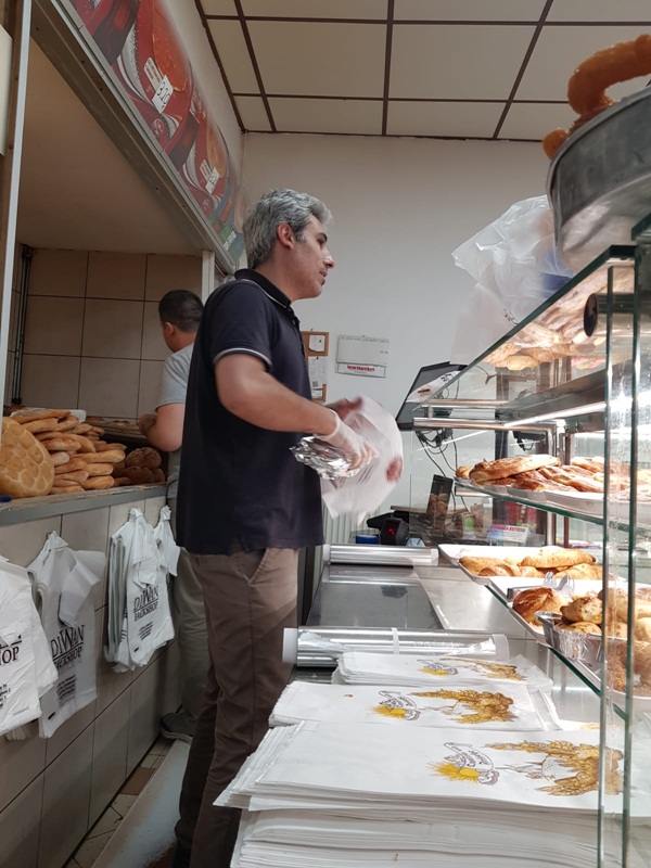 Foto - Viyana'daki gurbetçi Türklerin sıcak pide kuyruğu