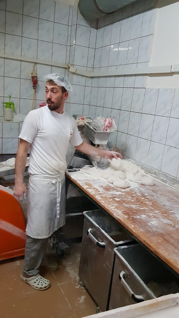 Foto - Viyana'daki gurbetçi Türklerin sıcak pide kuyruğu