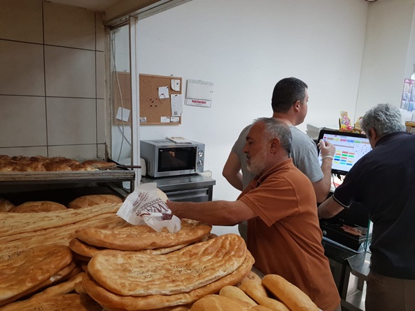 Foto - Viyana'daki gurbetçi Türklerin sıcak pide kuyruğu