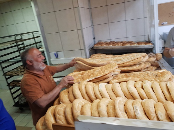 Foto - Viyana'daki gurbetçi Türklerin sıcak pide kuyruğu