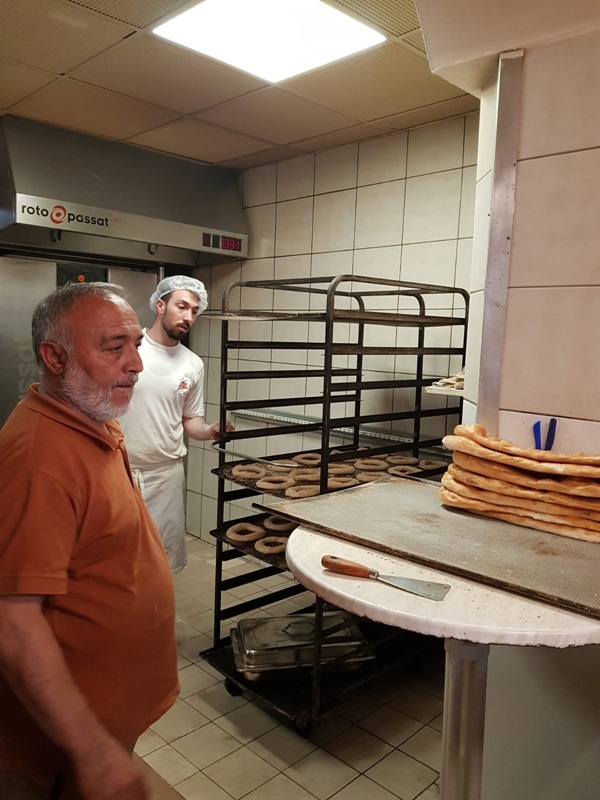 Foto - Viyana'daki gurbetçi Türklerin sıcak pide kuyruğu