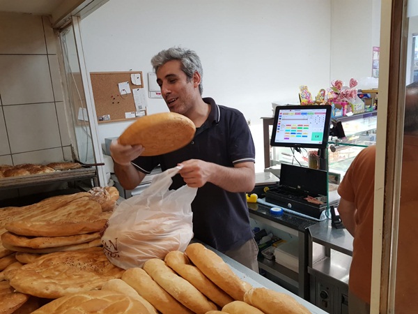 Foto - Viyana'daki gurbetçi Türklerin sıcak pide kuyruğu