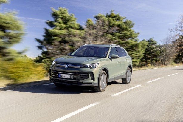 Foto - Volkswagen’in dünyada en çok satan modeli Yeni Tiguan üçüncü nesliyle Türkiye’de! Bir bakan bir daha bakıyor! Peki yenilenen otomobilin fiyatı ne kadar?