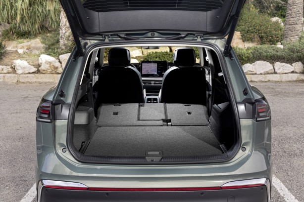 Foto - Volkswagen’in dünyada en çok satan modeli Yeni Tiguan üçüncü nesliyle Türkiye’de! Bir bakan bir daha bakıyor! Peki yenilenen otomobilin fiyatı ne kadar?