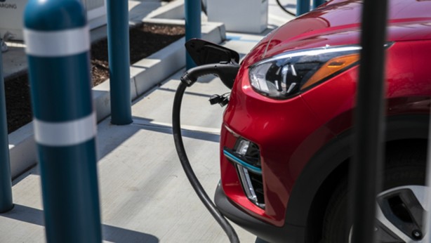 Foto - Voltaj yükseldi! Yollar elektrikleniyor! Bir elektrikli otomobil kaç TL yakar? En fazla satılan elektrikli araç modelleri hangileri?