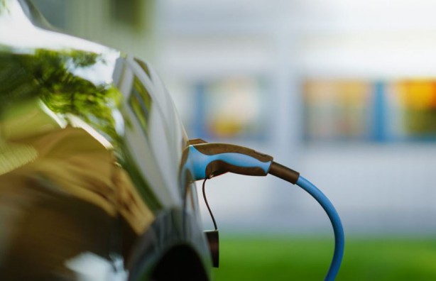 Foto - Voltpost'tan yenilikçi yaklaşım! Sokak lambaları şarj istasyonu oluyor!