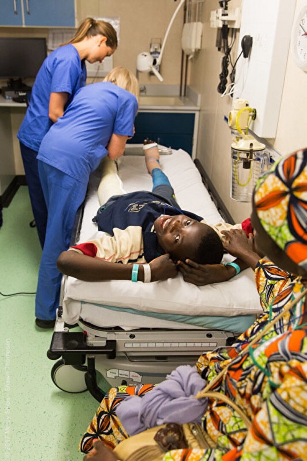 Foto - Vücudu ikiye katlanıyordu! Şimdi yürüyebiliyor