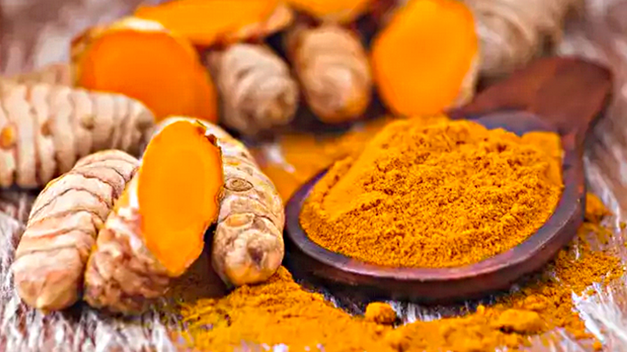 Foto - Vücutta 1 gram ödem bırakmıyor! Ev yoğurduna 1 çay kaşığı eklemek yetiyor.. Tam bir şifa deposu…